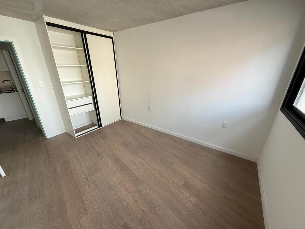 Alquiler apartamento 1 dormitorio a estrenar en Cordón Sur. Garage opcional.