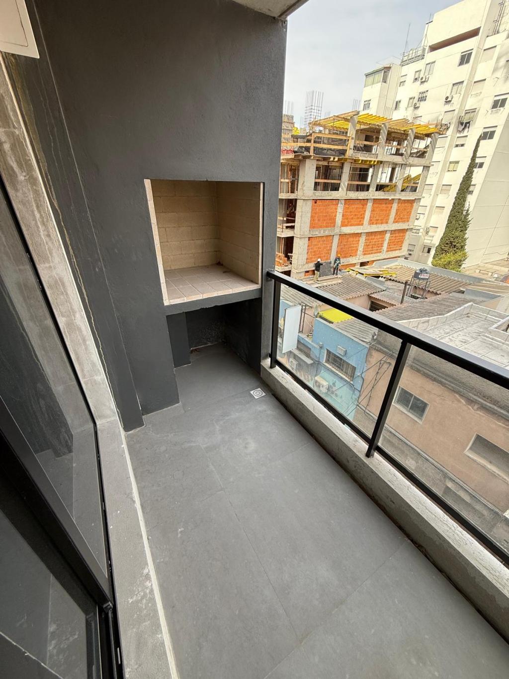 Alquiler apartamento 1 dormitorio a estrenar en Cordón Sur. Garage opcional.