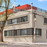 Venta de casa de 3 dormitorios, 3 baños, parrillero y garage en Pocitos.
