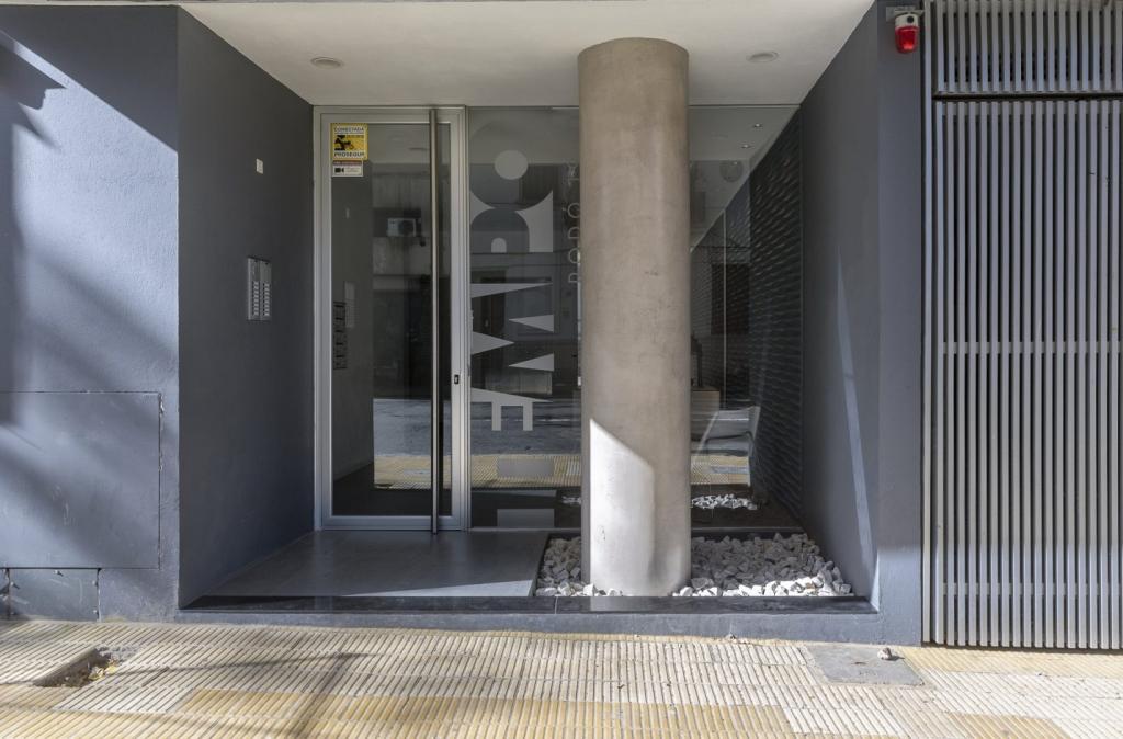 Alquiler apartamento 1 dormitorio con garage en Cordón Sur.