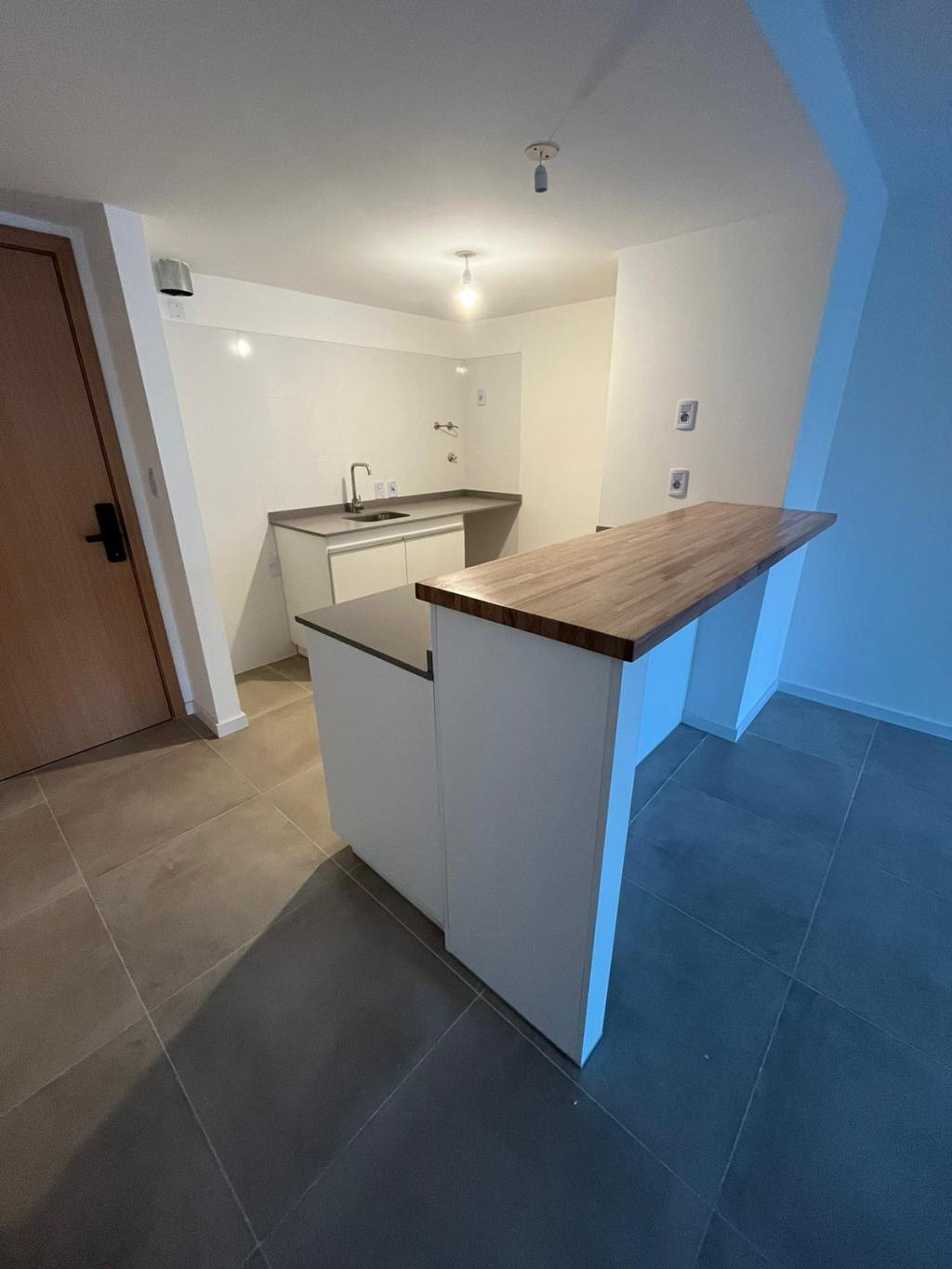Alquiler apartamento 1 domitorio con parrillero propio.