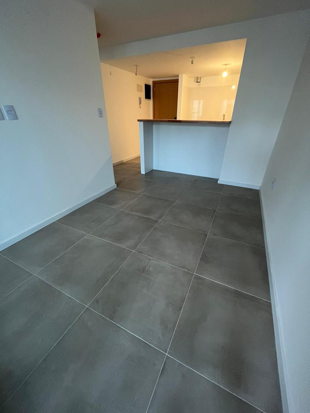 Alquiler apartamento 1 domitorio con parrillero propio.
