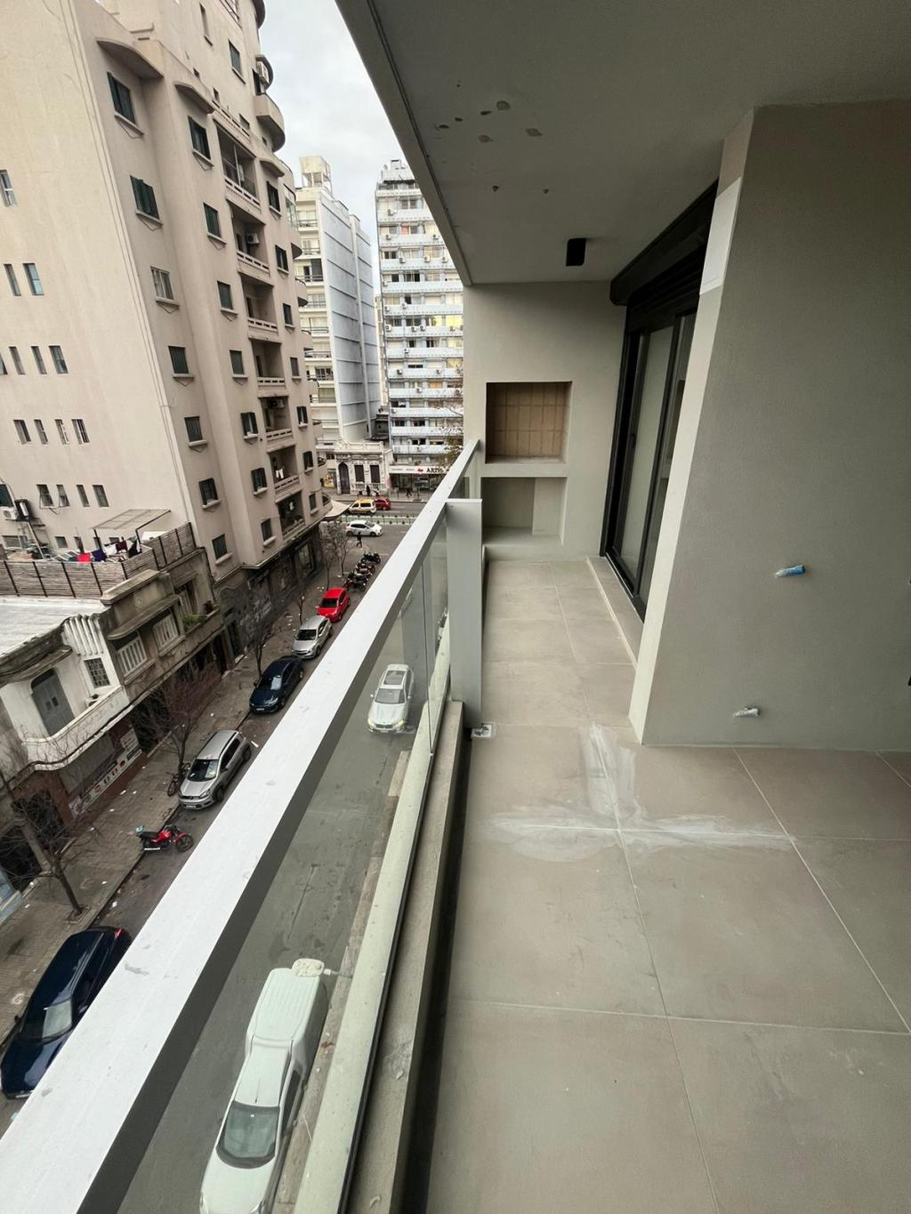 Alquiler apartamento 1 domitorio con parrillero propio.