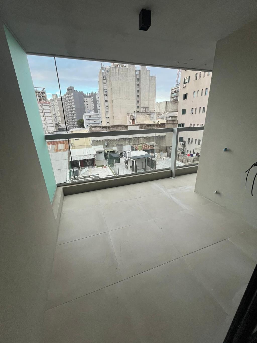 Alquiler apartamento 1 domitorio con parrillero propio.