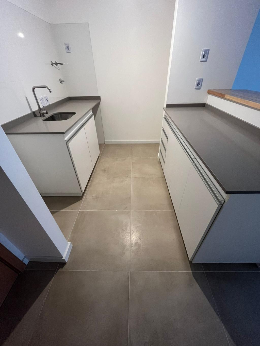 Alquiler apartamento 1 domitorio con parrillero propio.