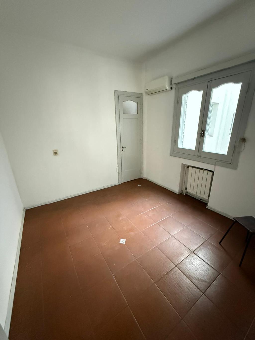 Venta de apartamento de 4 dormitorios en Pocitos.