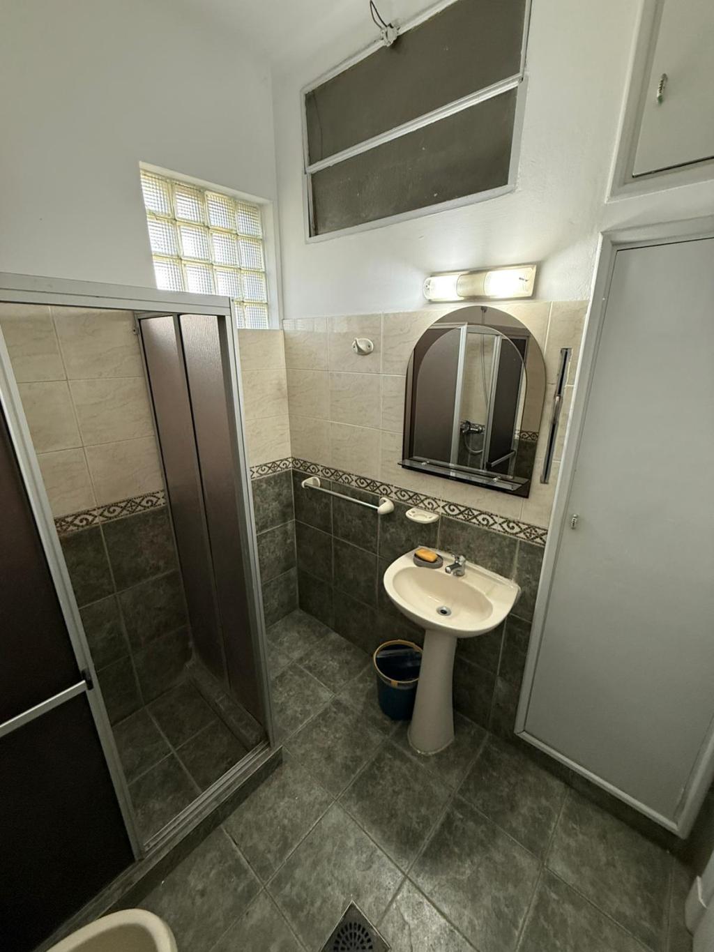 Venta de apartamento de 4 dormitorios en Pocitos.