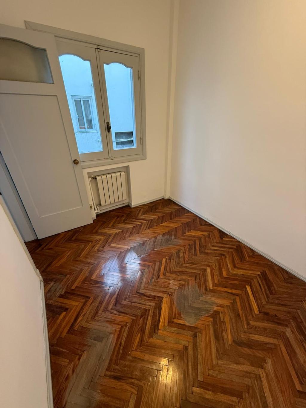 Venta de apartamento de 4 dormitorios en Pocitos.