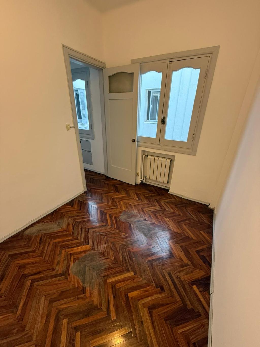 Venta de apartamento de 4 dormitorios en Pocitos.