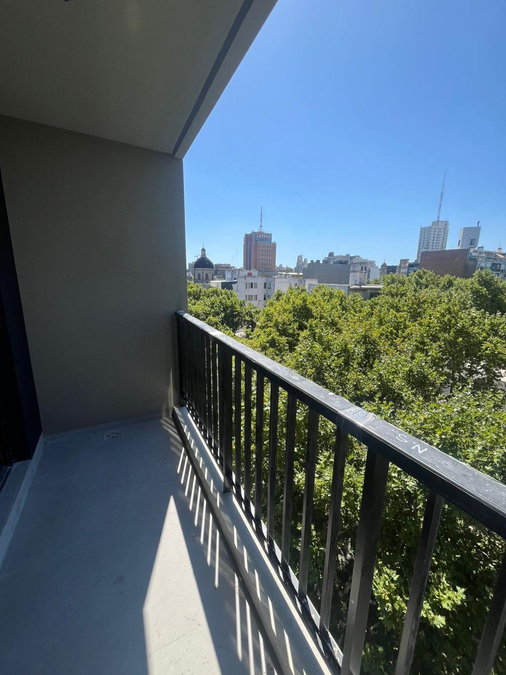 Venta de apartamento y garage a estrenar en Cordón Sur.