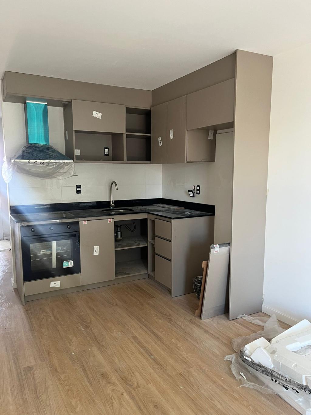 Venta de apartamento y garage a estrenar en Cordón Sur.