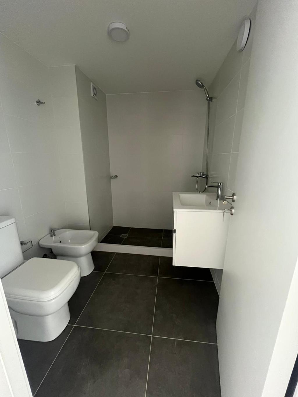 Venta de apartamento de 2 dormitorios a estrenar en Cordón Sur.