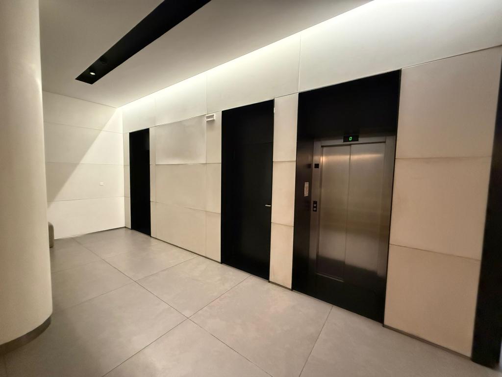 Venta de penthouse 2 dormitorios, parrillero y garage doble en Punta Carretas.