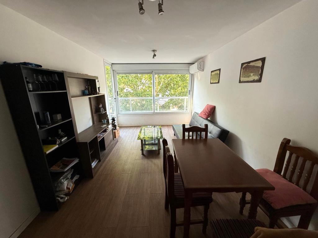 Alquiler apartamento 1 dormitorio con garage en Cordón Sur.