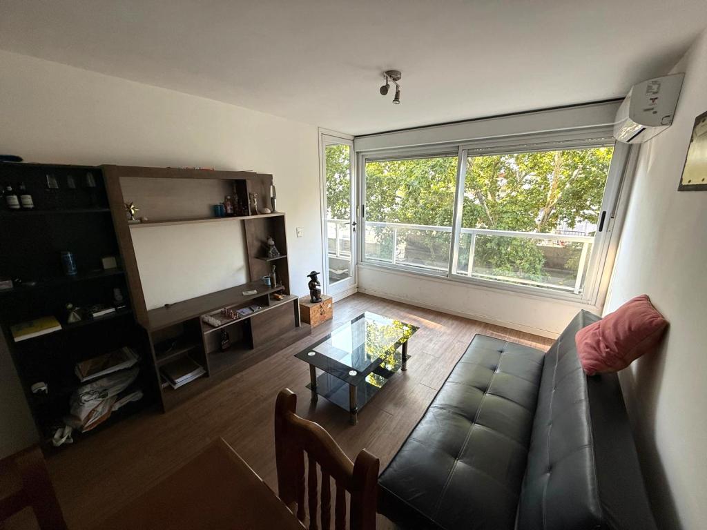 Alquiler apartamento 1 dormitorio con garage en Cordón Sur.