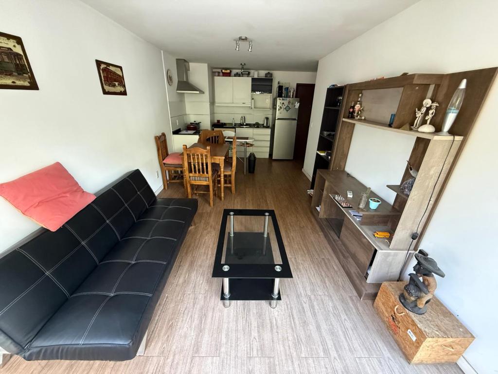 Alquiler apartamento 1 dormitorio con garage en Cordón Sur.
