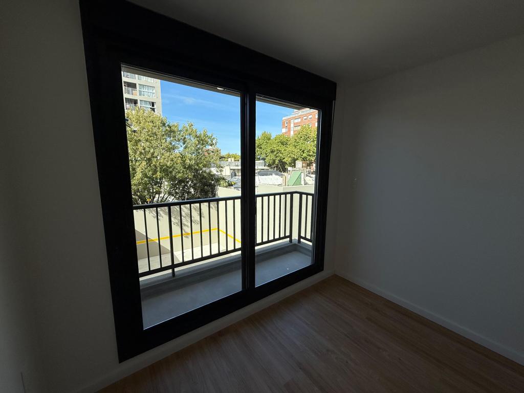 Venta de monoambiente a estrenar en Cordón Sur.