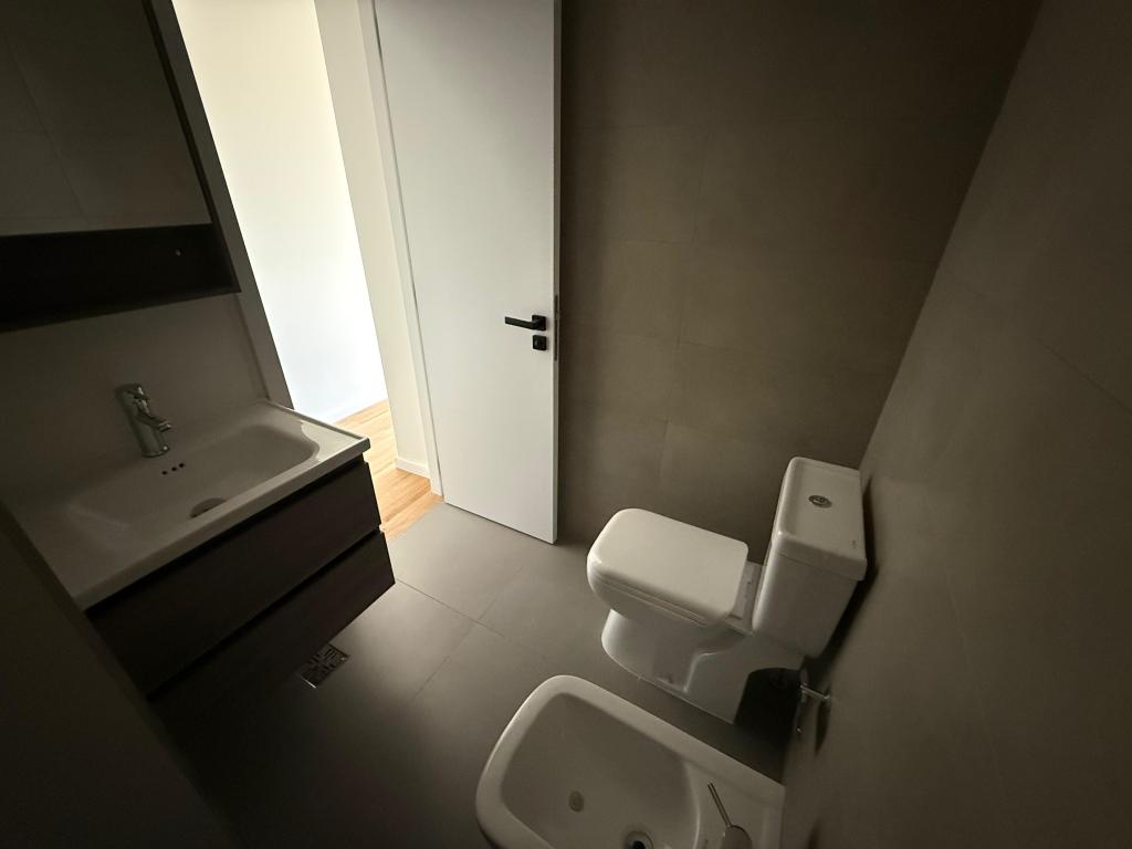 Venta de monoambiente a estrenar en Cordón Sur.