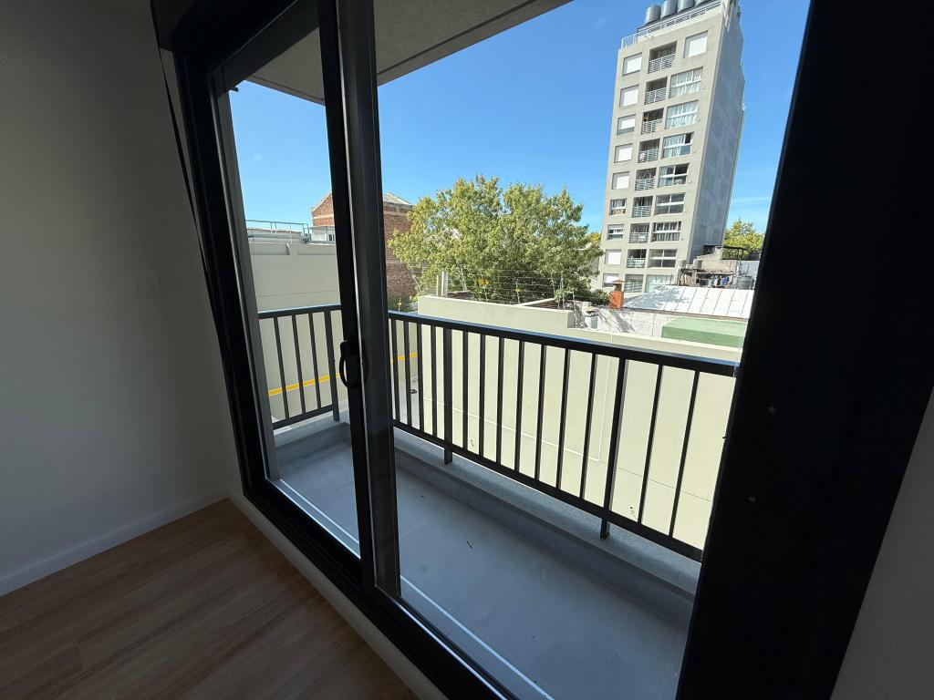 Venta de monoambiente a estrenar en Cordón Sur.