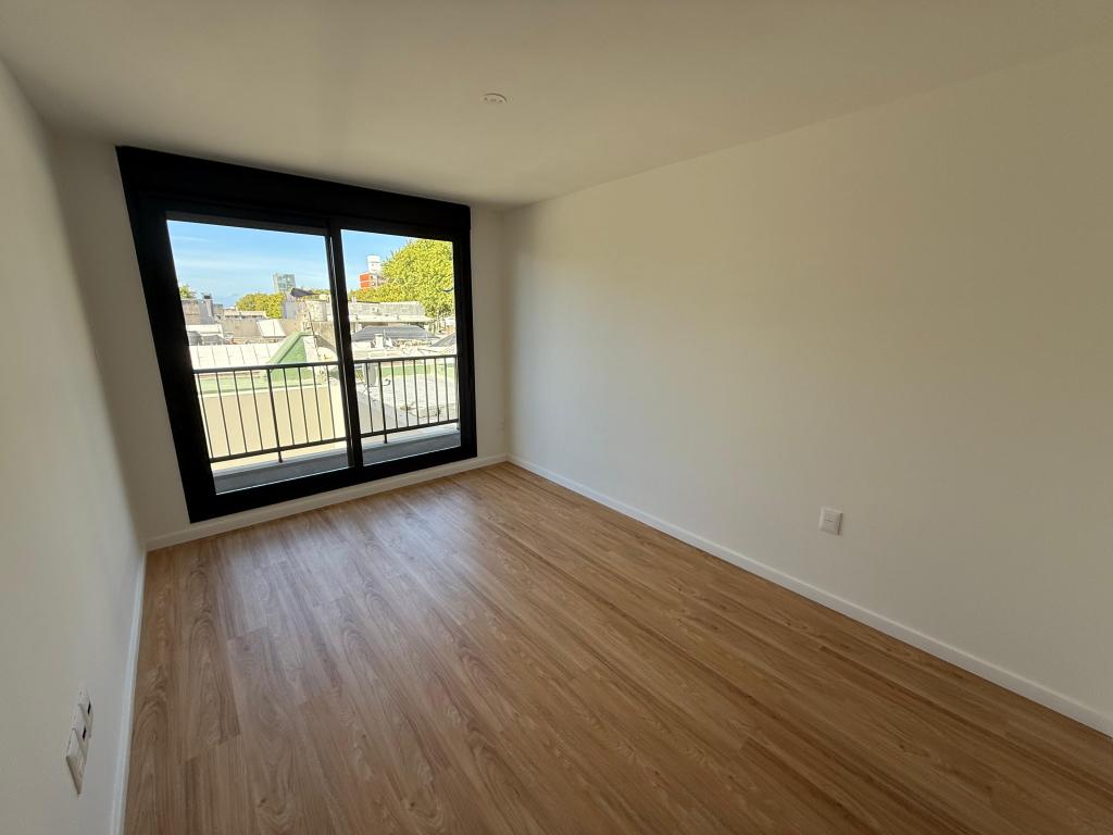 Venta de monoambiente a estrenar en Cordón Sur.