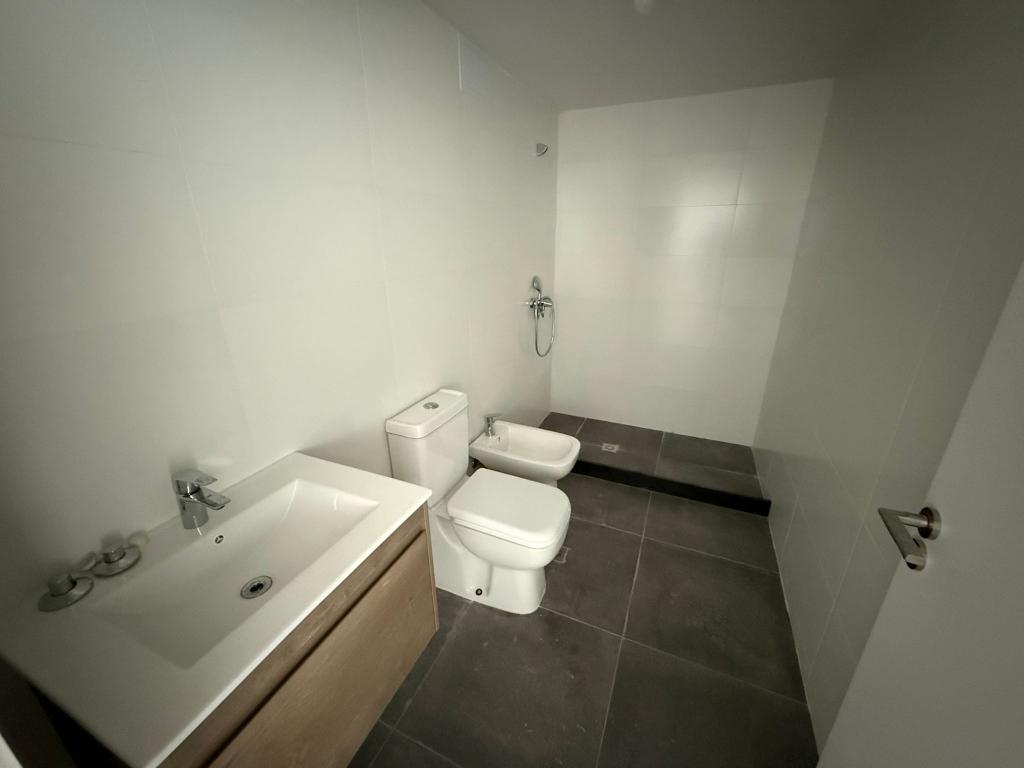 Alquiler apartamento 1 dormitorio a estrenar en Cordón Sur.