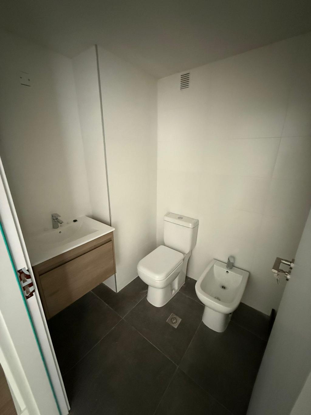 Alquiler apartamento 1 dormitorio a estrenar en Cordón Sur.