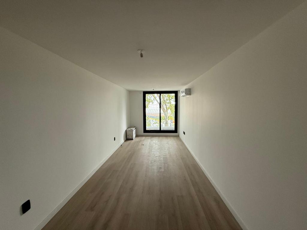 Alquiler apartamento 2 dormitorios con patio y en La Blanqueada.