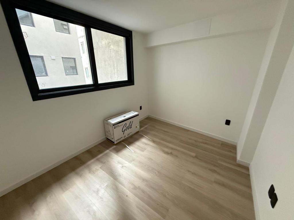 Alquiler apartamento 2 dormitorios con patio y en La Blanqueada.
