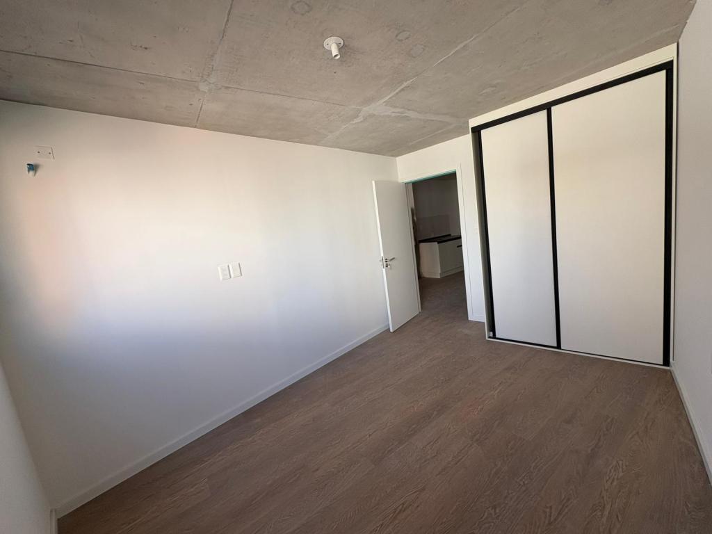 Venta apartamento 1 dormitorio con garage a estrenar en Cordón Sur.