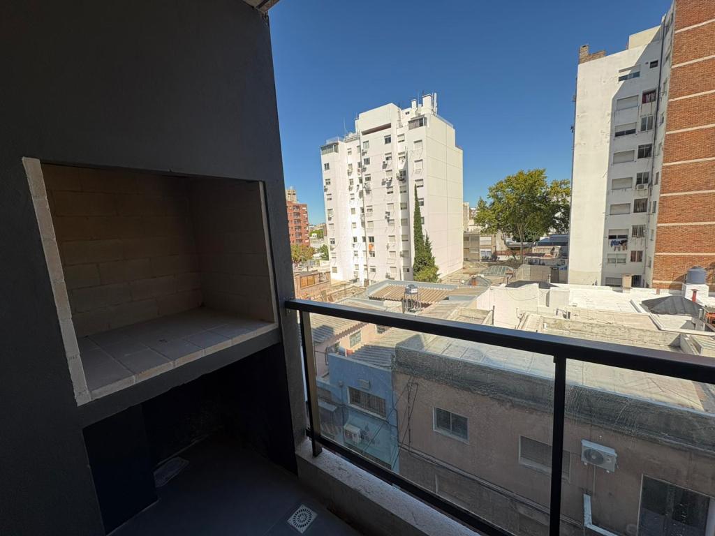 Venta apartamento 1 dormitorio con garage a estrenar en Cordón Sur.