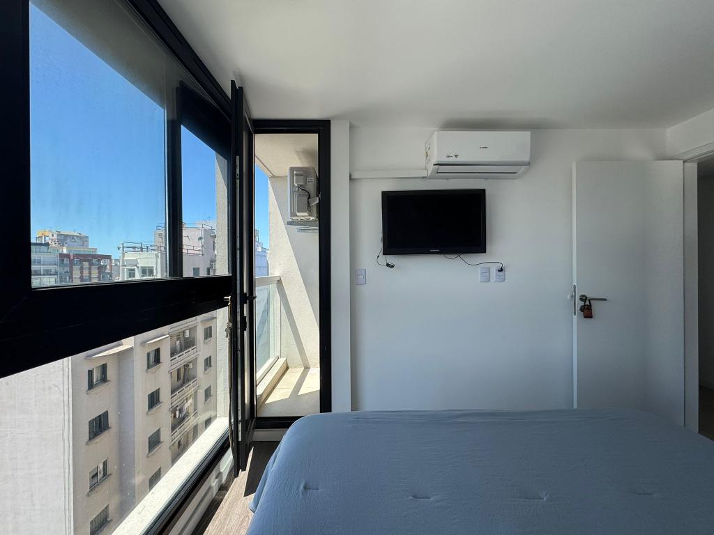 Venta apartamento 3 dormitorios, terraza con parrillero y garaje en Tres Cruces