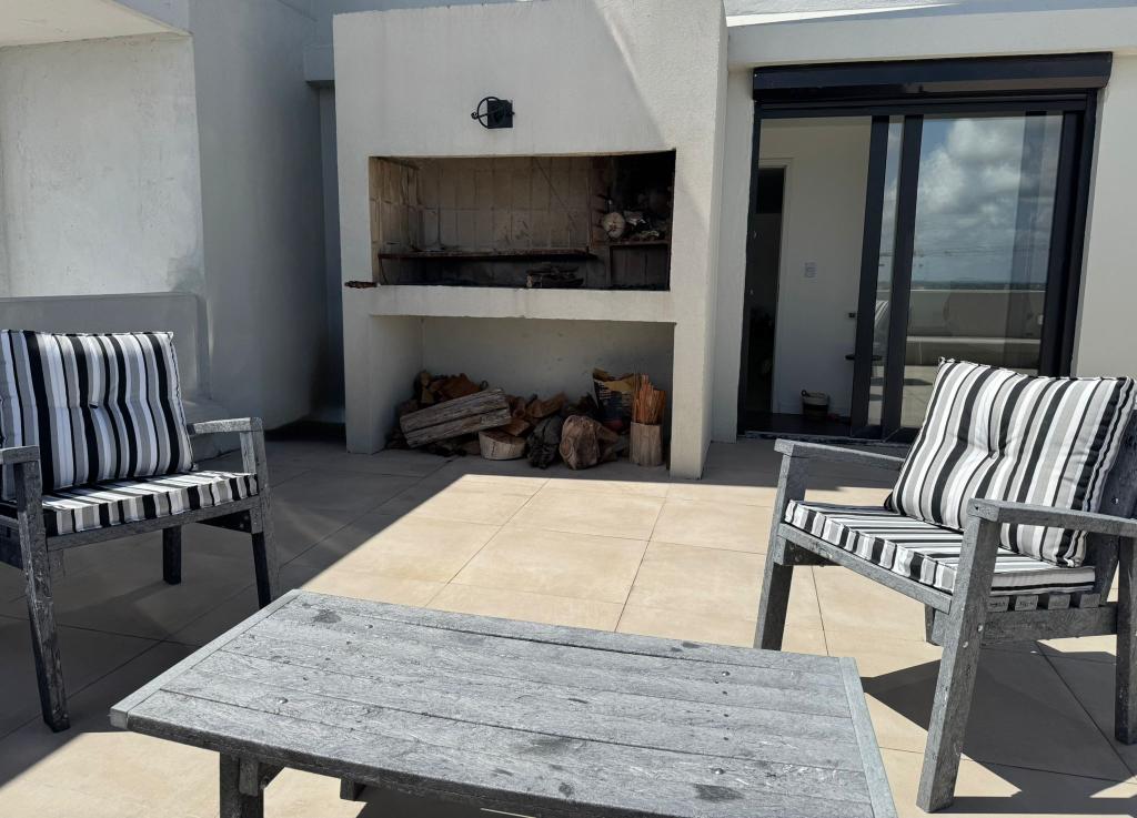 Venta apartamento 3 dormitorios, terraza con parrillero y garaje en Tres Cruces