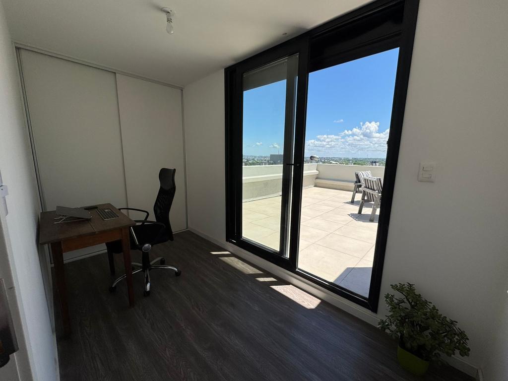 Venta apartamento 3 dormitorios, terraza con parrillero y garaje en Tres Cruces