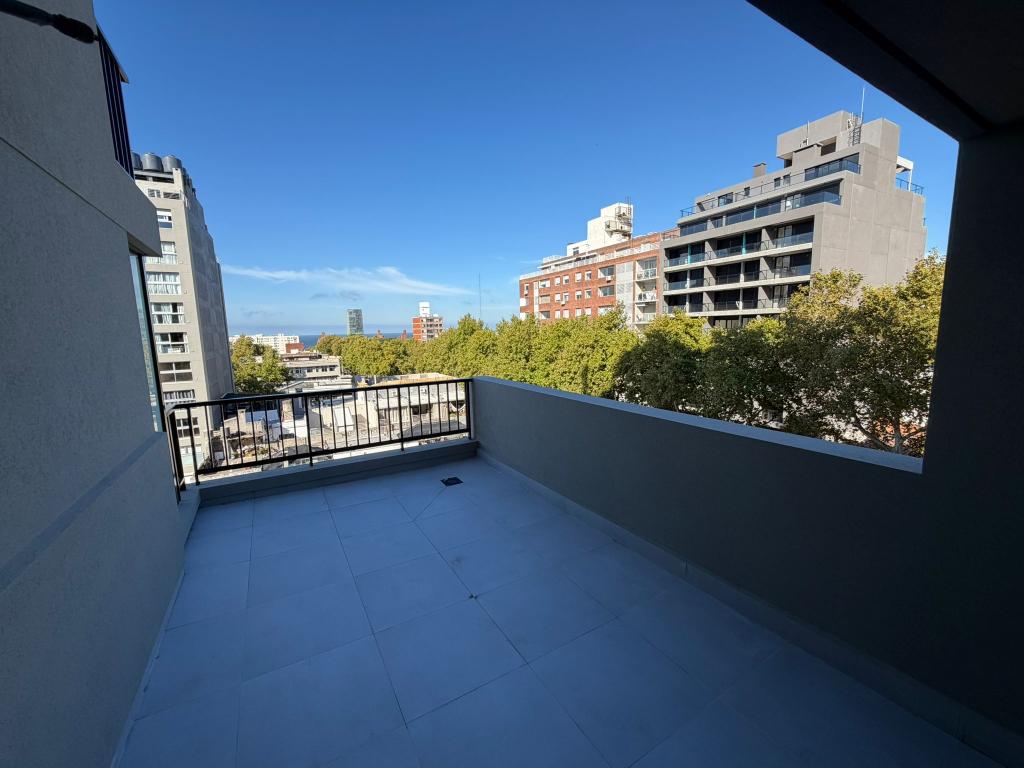 Alquiler apartamento 1 dormitorio a estrenar en Cordón Sur. AMPLIA TERRAZA EXCLUSIVA.