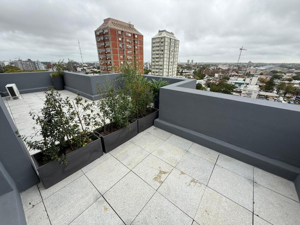 Venta de apartamento de 1 dormitorio con garage en La Blanqueada. A estrenar.