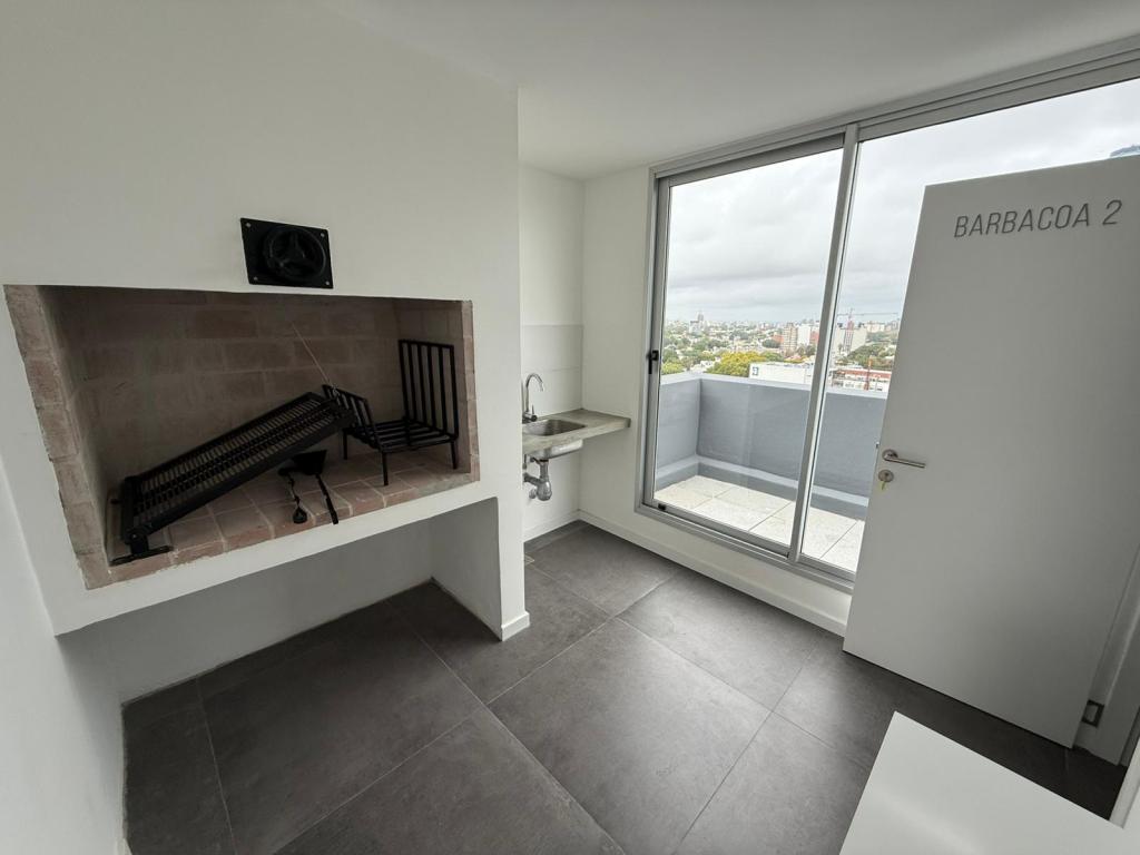 Venta de apartamento de 1 dormitorio con garage en La Blanqueada. A estrenar.