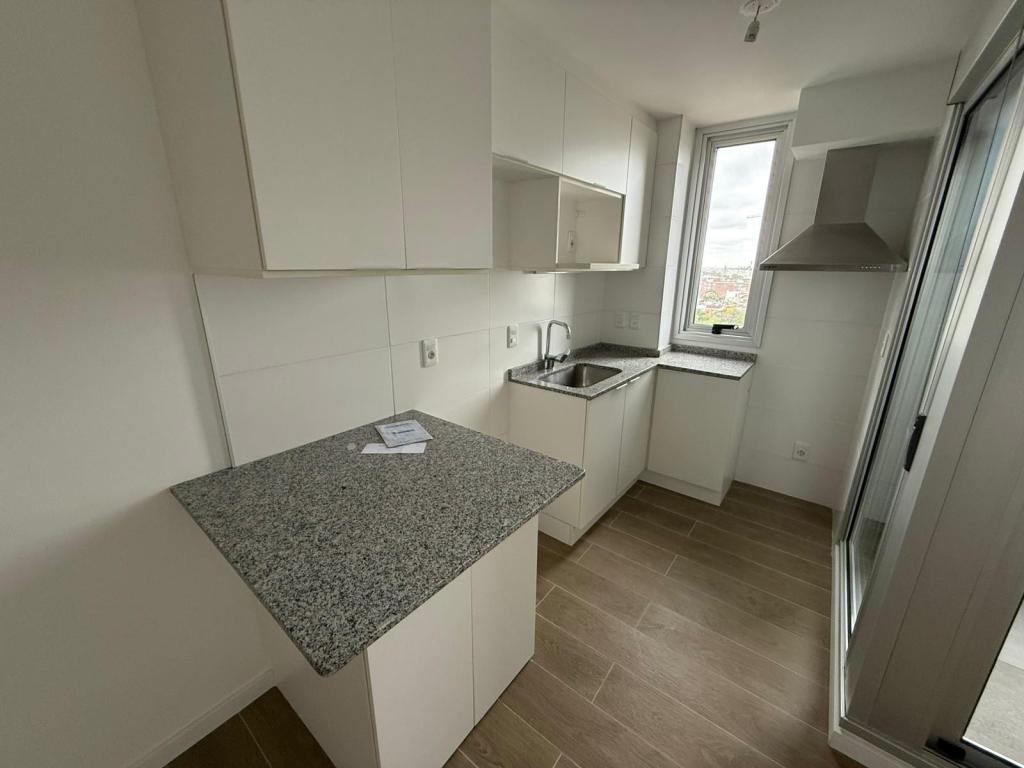 Venta de apartamento de 1 dormitorio con garage en La Blanqueada. A estrenar.