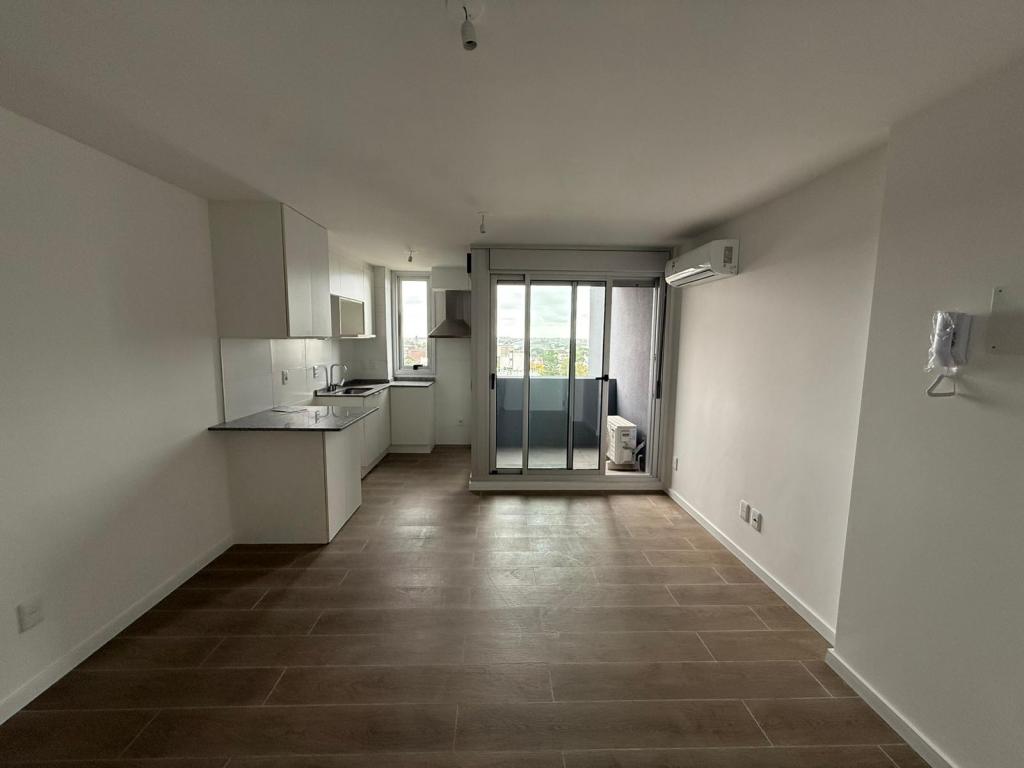 Venta de apartamento de 1 dormitorio con garage en La Blanqueada. A estrenar.