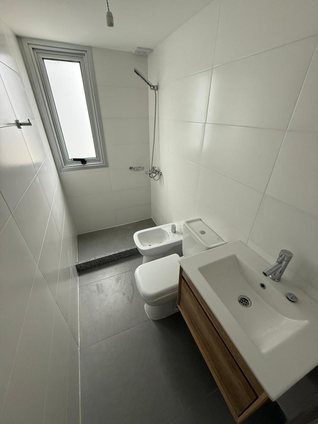 Venta de apartamento de 1 dormitorio con garage en La Blanqueada. A estrenar.