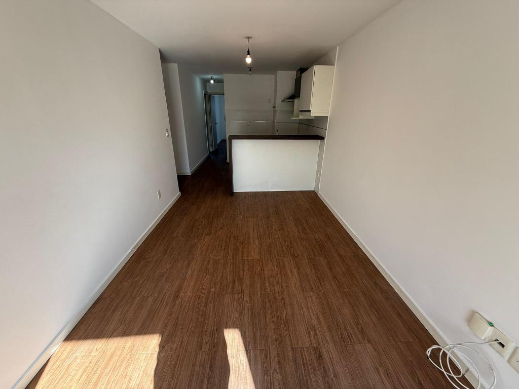 Alquiler apartamento 2 dormitorios con garage en Cordón Sur.