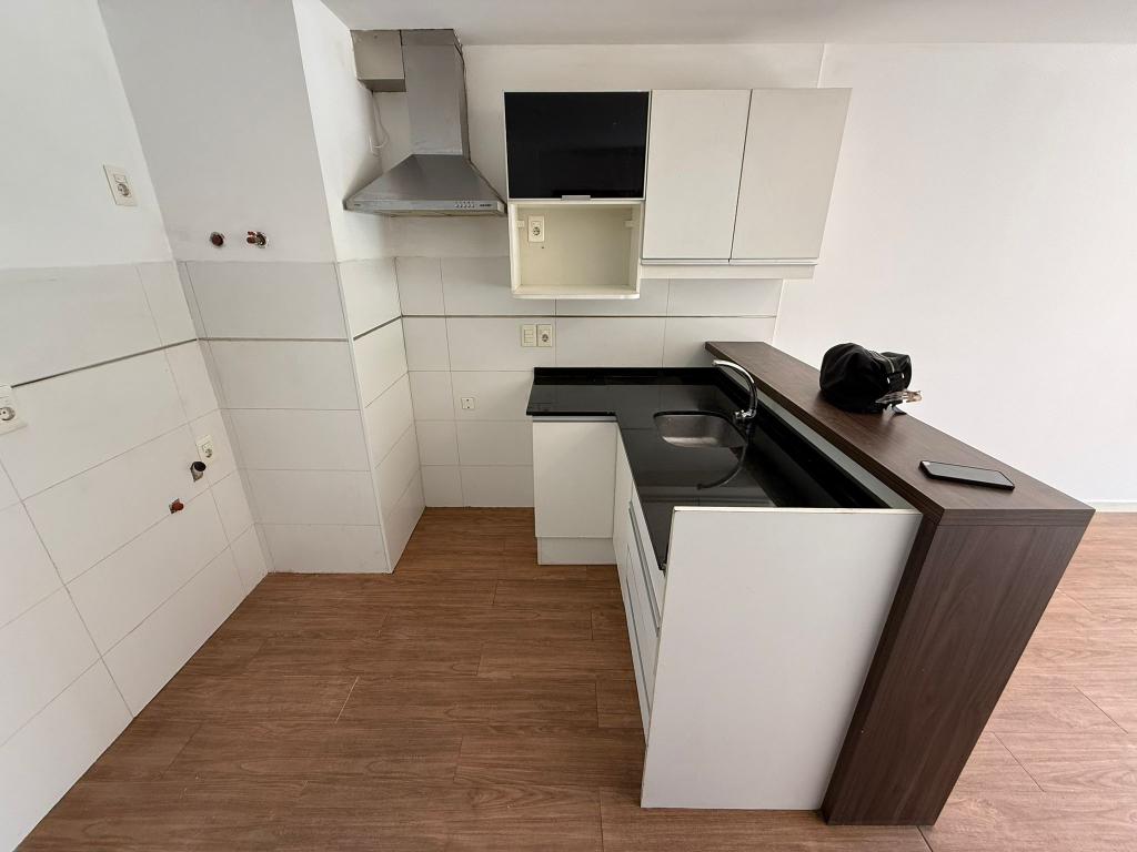 Alquiler apartamento 2 dormitorios con garage en Cordón Sur.