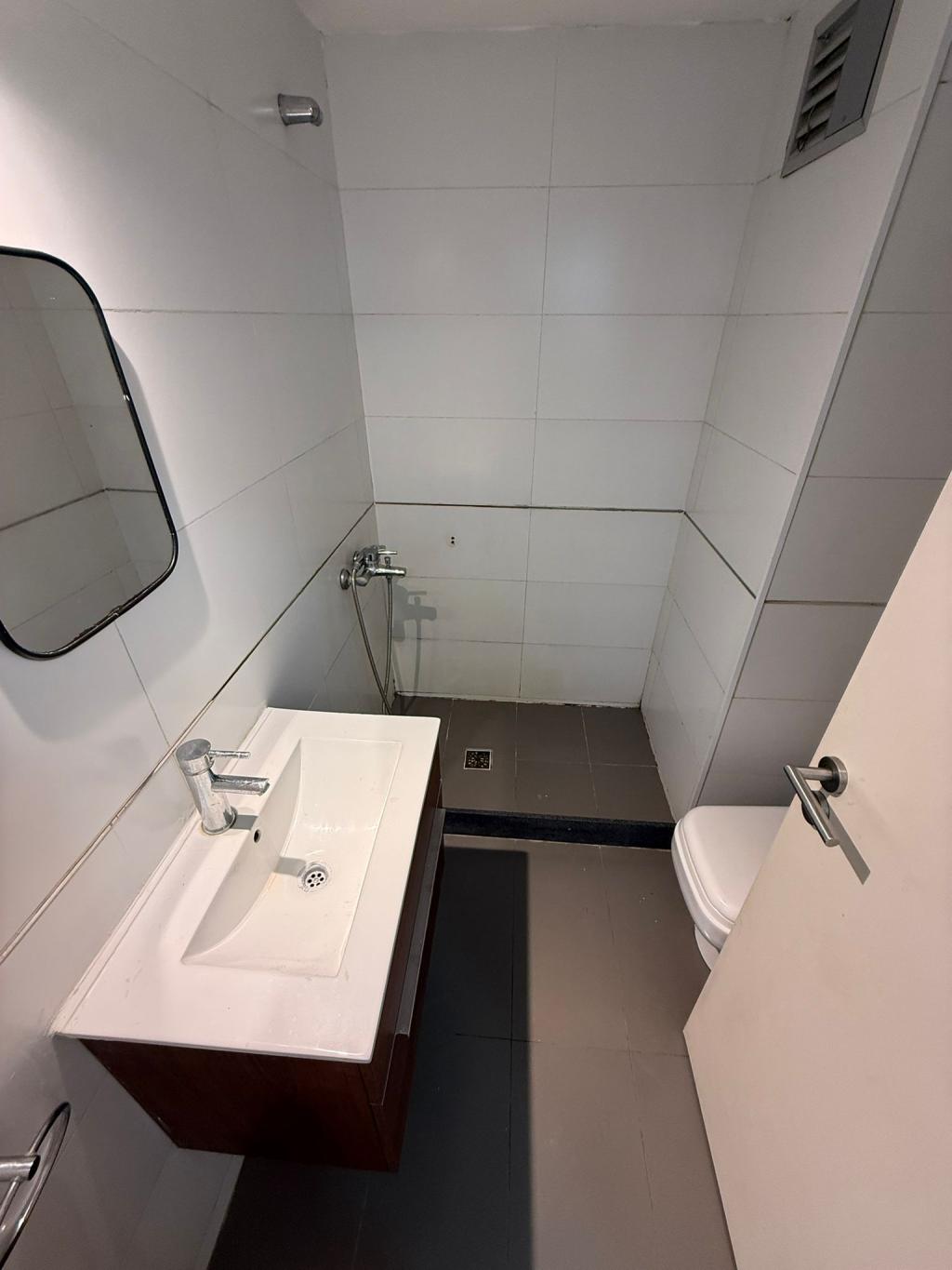 Alquiler apartamento 2 dormitorios con garage en Cordón Sur.