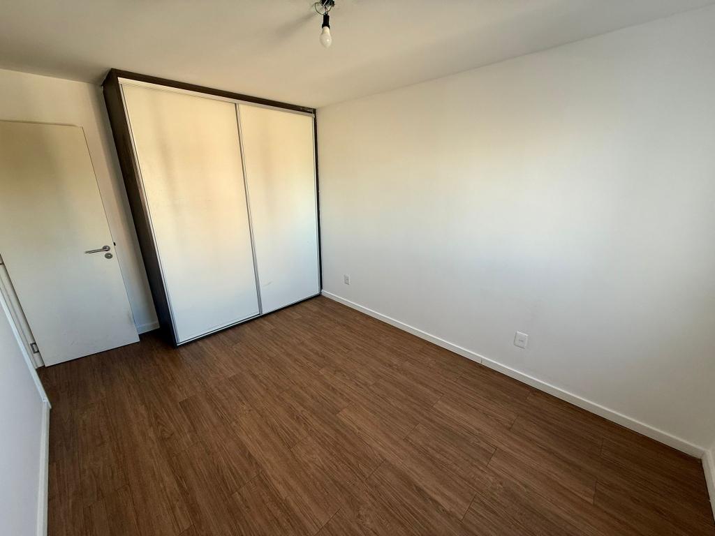 Alquiler apartamento 2 dormitorios con garage en Cordón Sur.