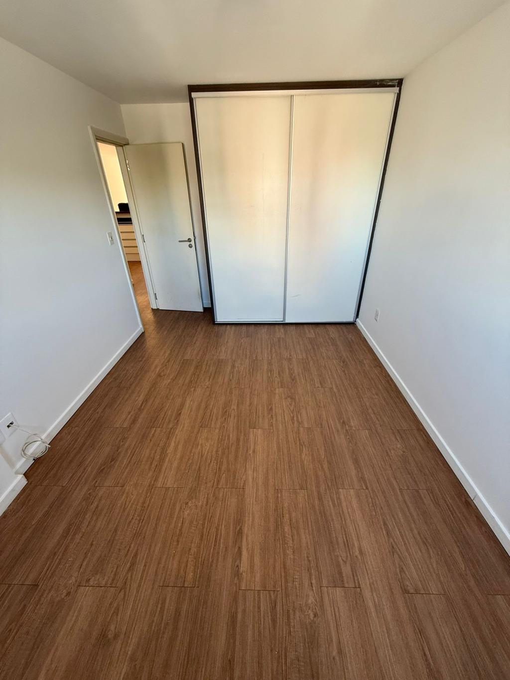 Alquiler apartamento 2 dormitorios con garage en Cordón Sur.