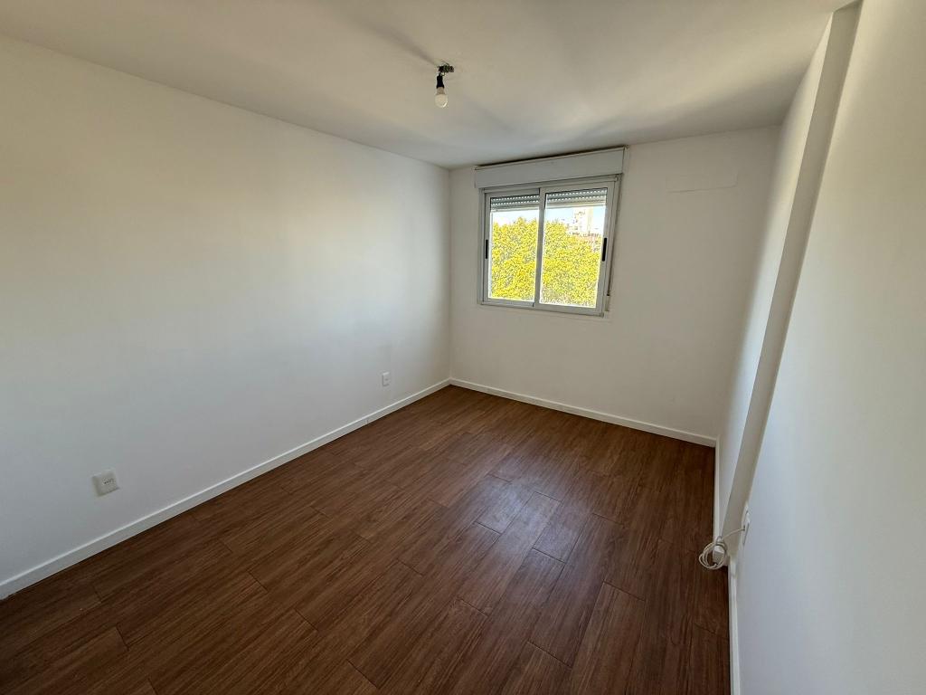 Alquiler apartamento 2 dormitorios con garage en Cordón Sur.