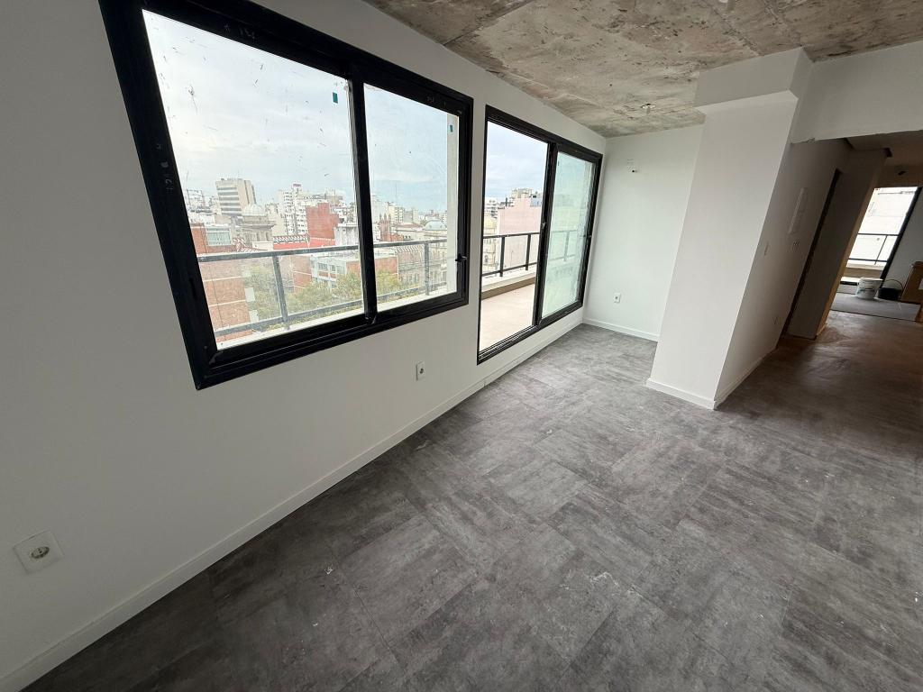 Alquiler apartamento monoambiente con terraza y parrillero porpio. Estrená en Cordón Sur.