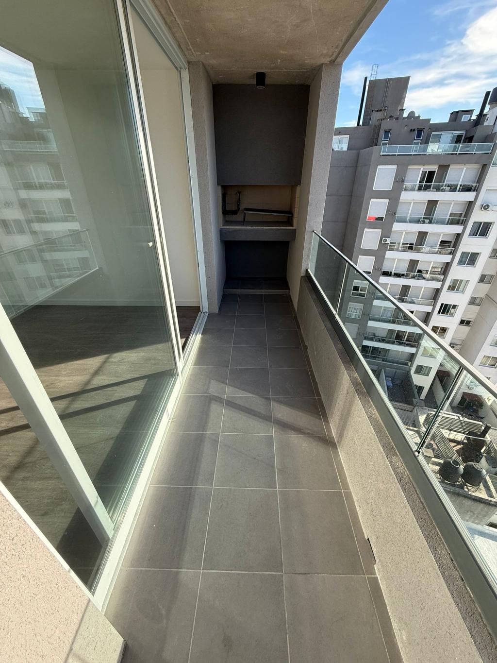 Alquiler apartamento de 1 domitorio con parrillero propio a estrenar en Tres Cruces