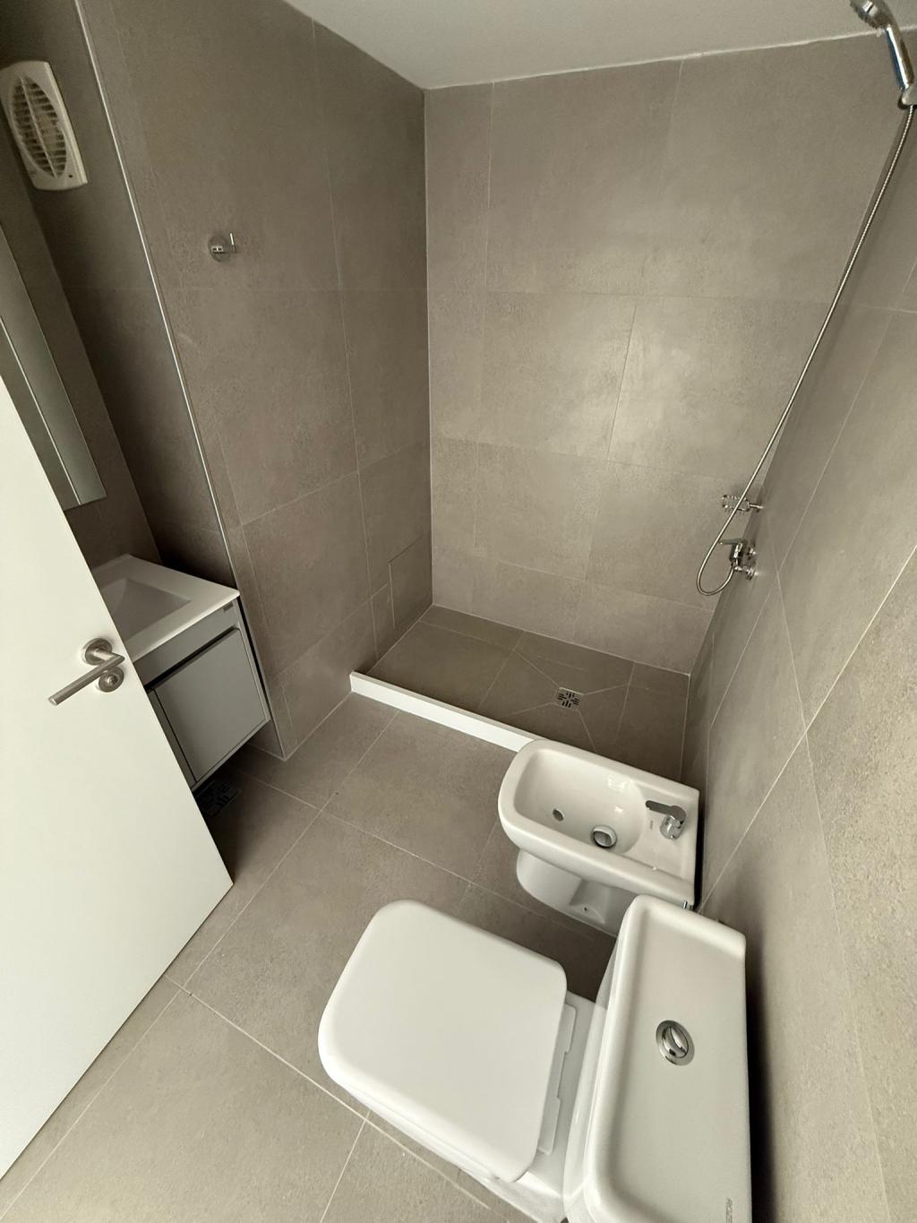 Alquiler apartamento de 1 domitorio con parrillero propio a estrenar en Tres Cruces