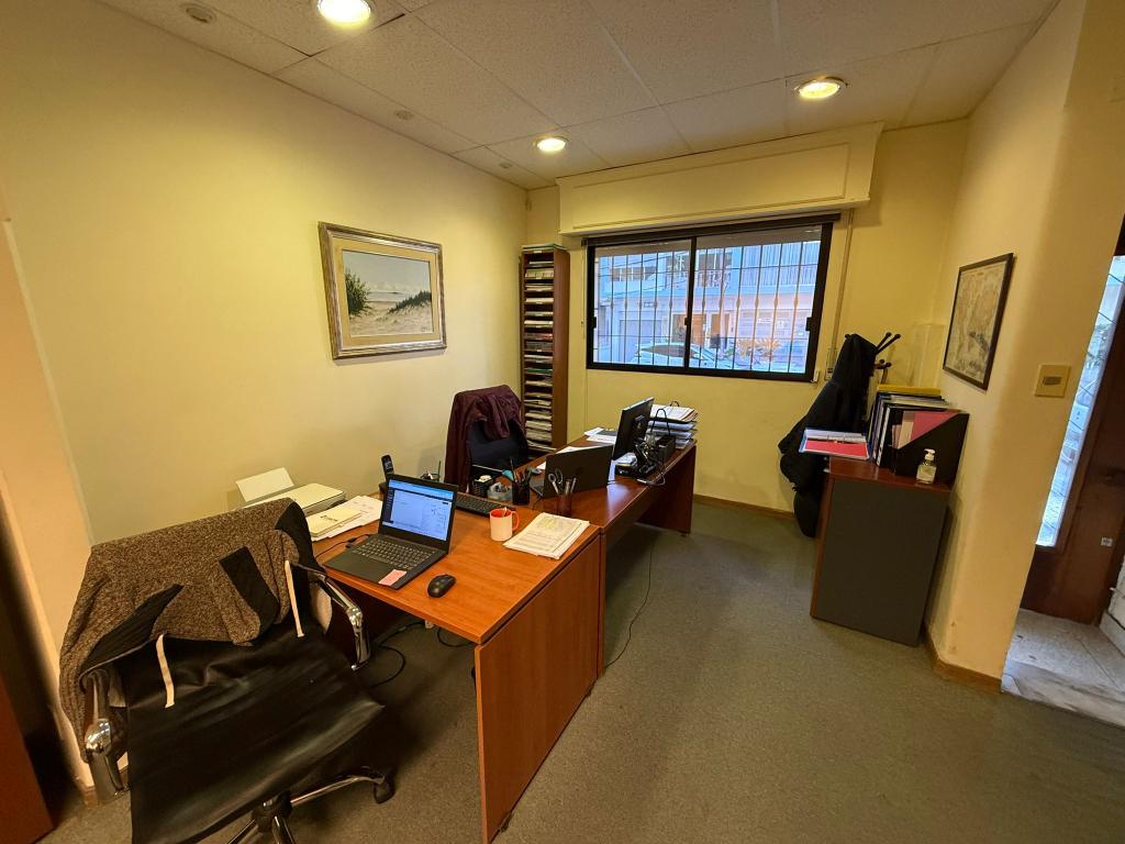 VENTA de apartamento ph tipo casa con gran potencial en Parque Rodó/Punta Carretas.