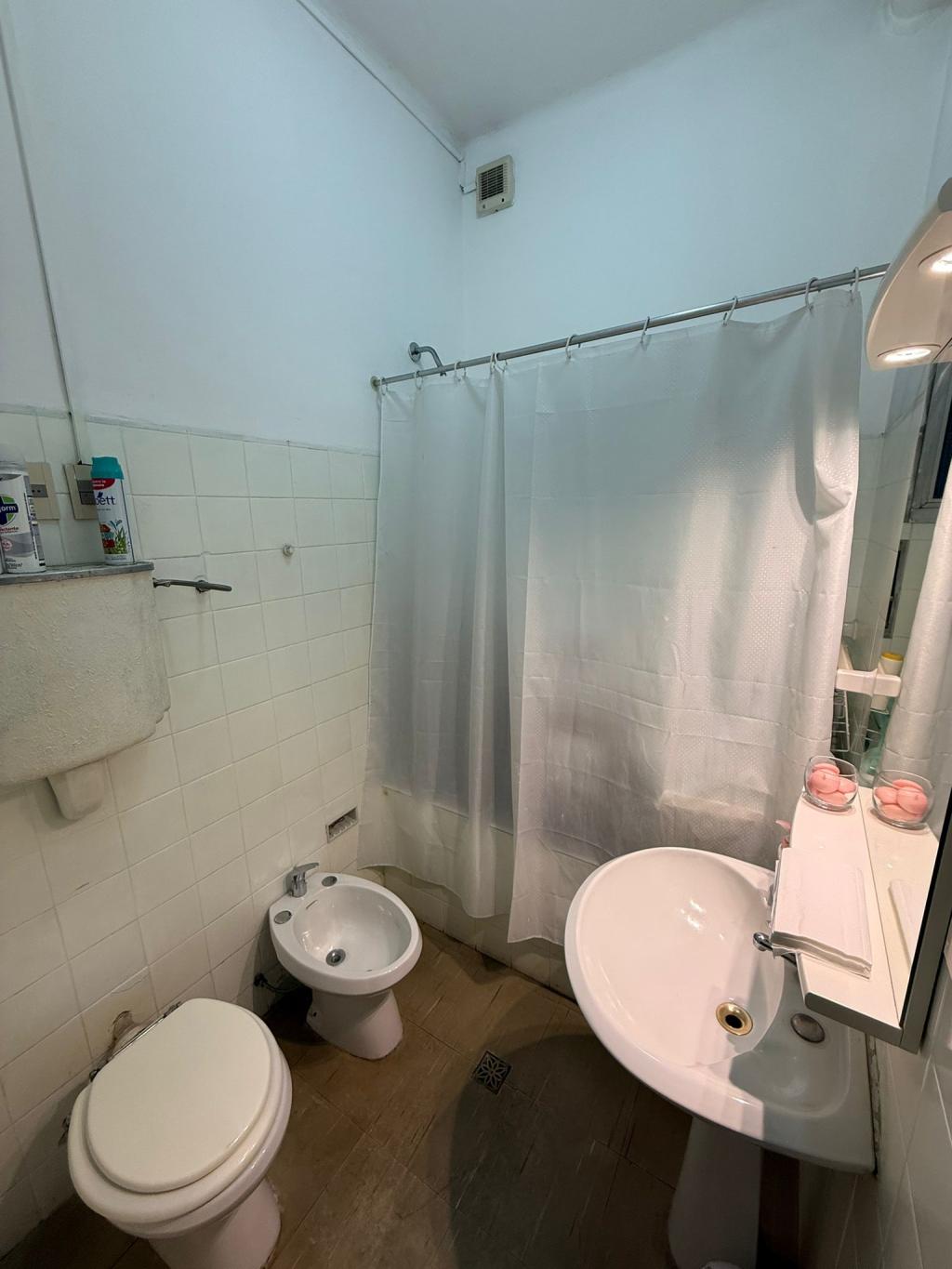 VENTA de apartamento ph tipo casa con gran potencial en Parque Rodó/Punta Carretas.